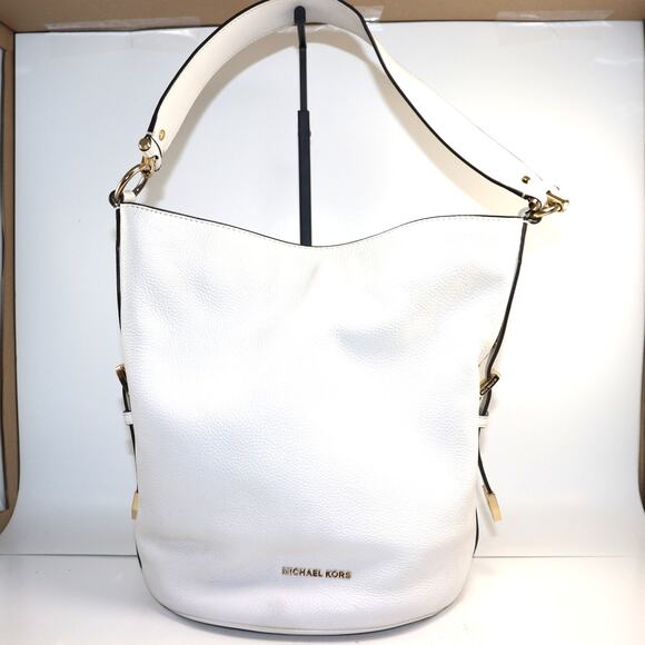 Michael Kors Handbags - Michael Kors White Bucket Shoulder Bag EUC